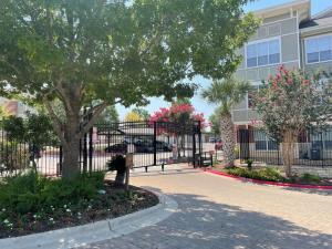 Apartment Rentals in Northwest Houston, TX - Community-Entry-Gate