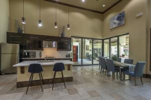 Apartments-in-Northwest-Houston-Texas-Clubhouse-Kitchen-Area