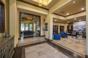 Apartments-in-Northwest-Houston-Texas-Clubhouse-Lobby-View