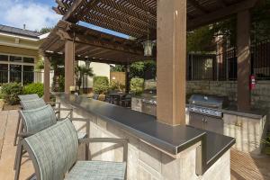 Apartments-in-Northwest-Houston-Texas-Outdoor-Covered-Grilling-Area