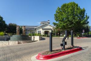 Apartments-in-Northwest-San-Antonio, TX-Drive-Up-Area-to-Community