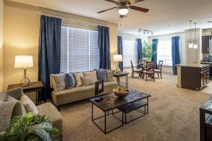 One-Bedroom-Apartments-in-Northwest-San-Antonio, TX-Model-Living-Dining-Room