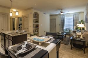 Three-Bedroom-Apartments-in-Northwest-San-Antonio, TX-Model-Apartment-Interior