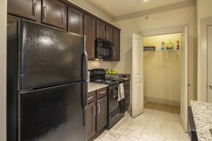 Three-Bedroom-Apartments-in-Northwest-San-Antonio, TX-Model-Kitchen-Interior
