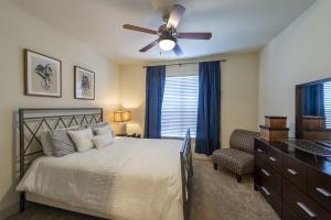 Two-Bedroom-Apartments-in-Northwest-San-Antonio, TX-Model-Bedroom