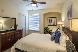 Two-Bedroom-Apartments-in-Northwest-San-Antonio, TX-Model-Bedroom